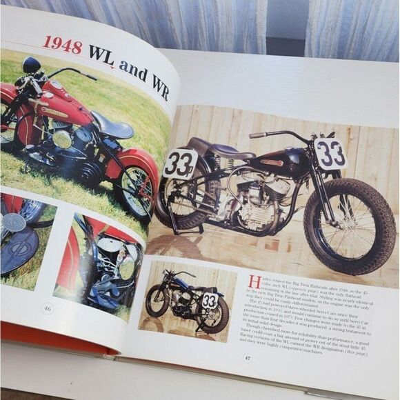 Harley-Davidson Rolling Sculpture Pictorial Book - Picture 3 of 3